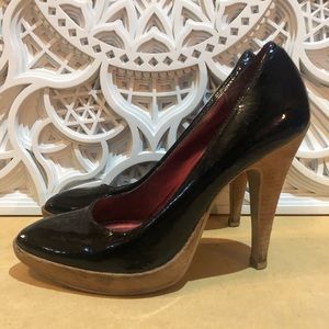 Nine West black patent w/ wooden heel platforms